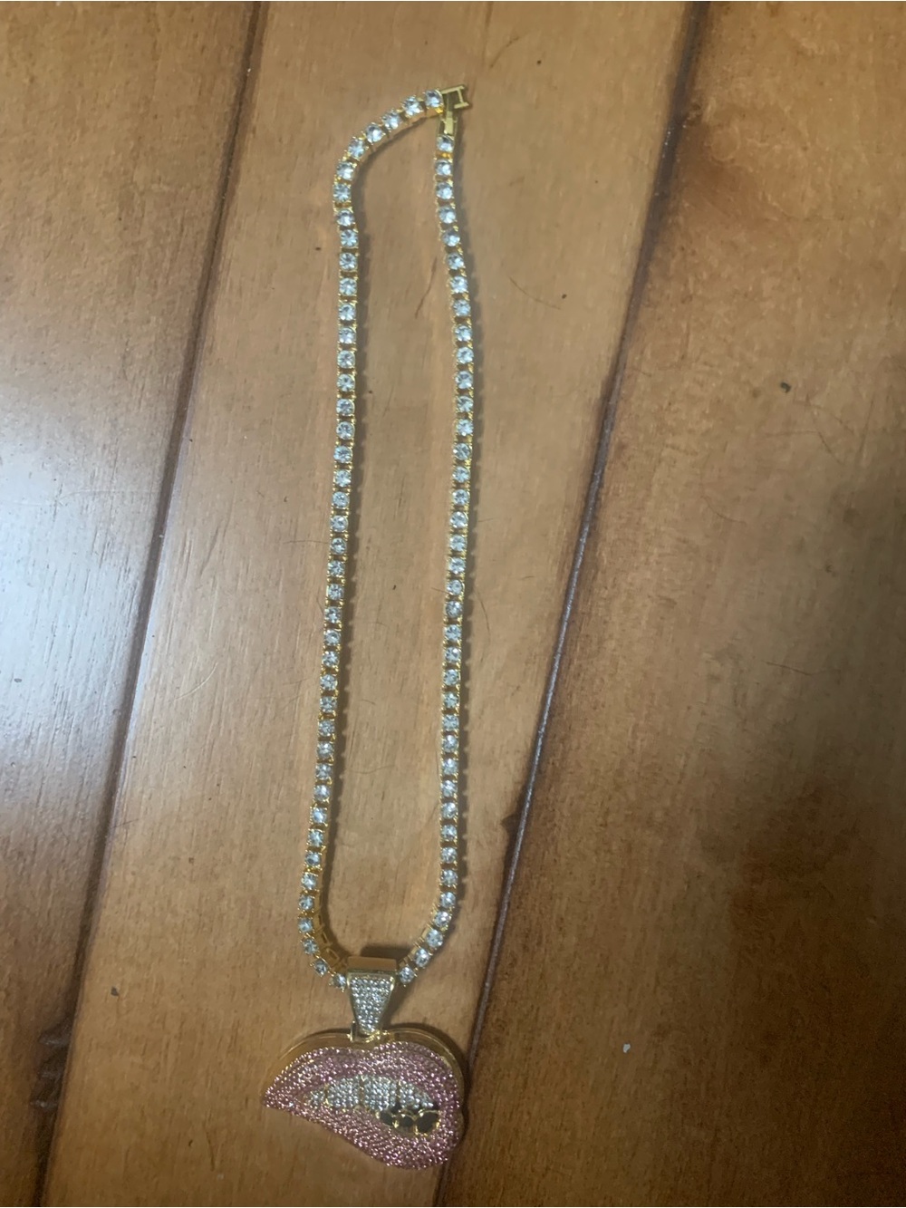 Costume Jewelry Gold Tennis Chain Necklace with Pink Lip Pendant